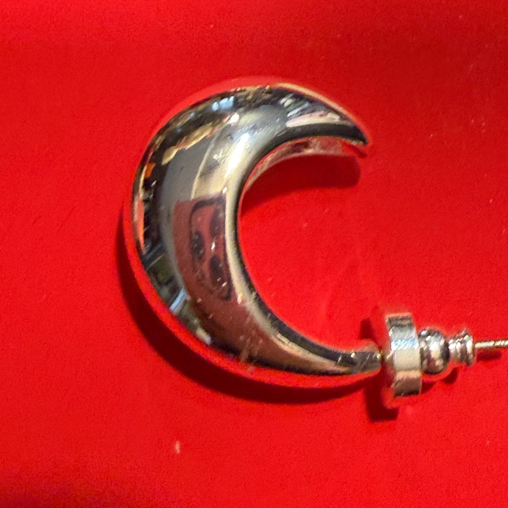 House of Harlow 1960 Shiny Silver Earrings - Picture 2 of 2
